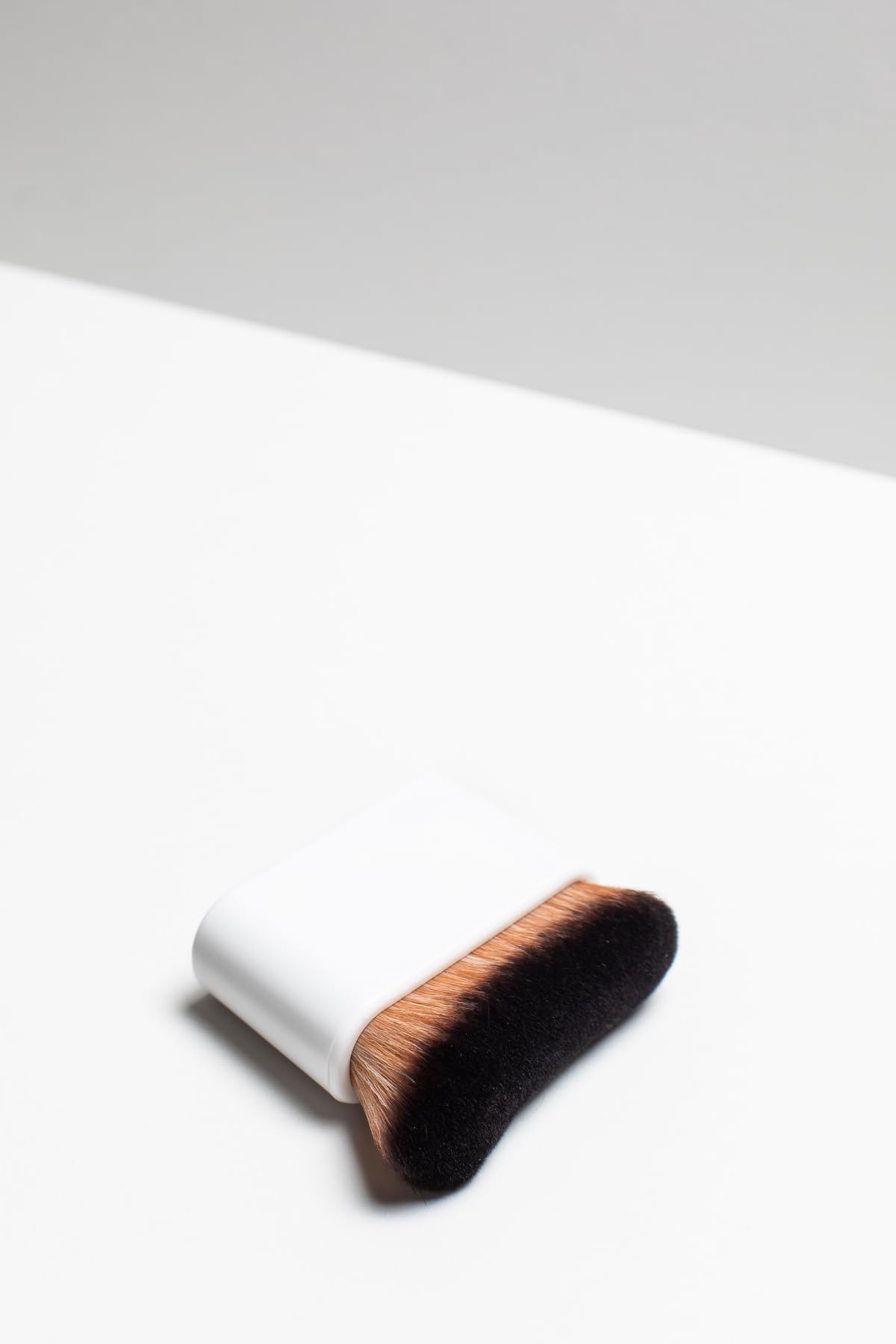 Tinge Large Body Kabuki Brush for Makeup & Self Tanner