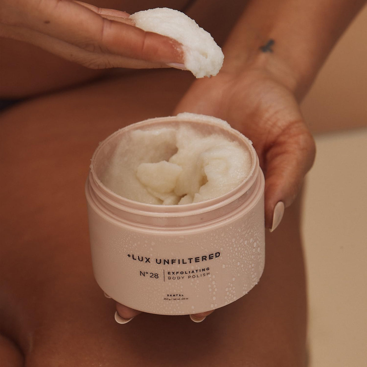 + Lux Unfiltered N°28 Nude Beach Exfoliating Body Polish, Santal