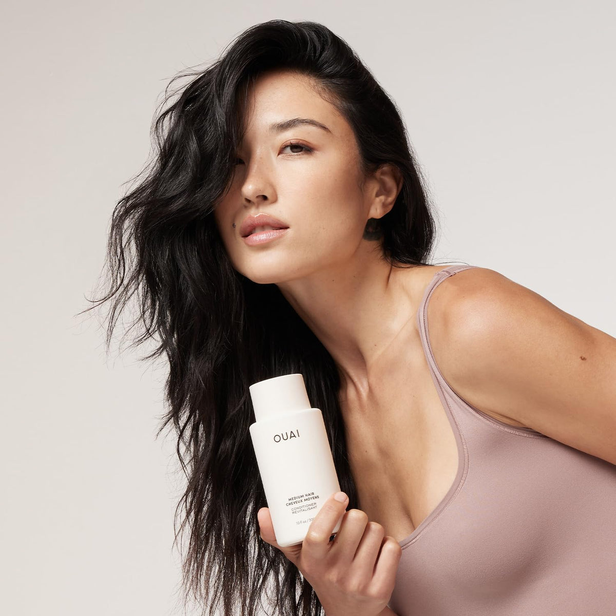 OUAI Medium Conditioner Hydrating Hair Conditioner with Coconut, Babassu & Keratin Oil, 32 Oz