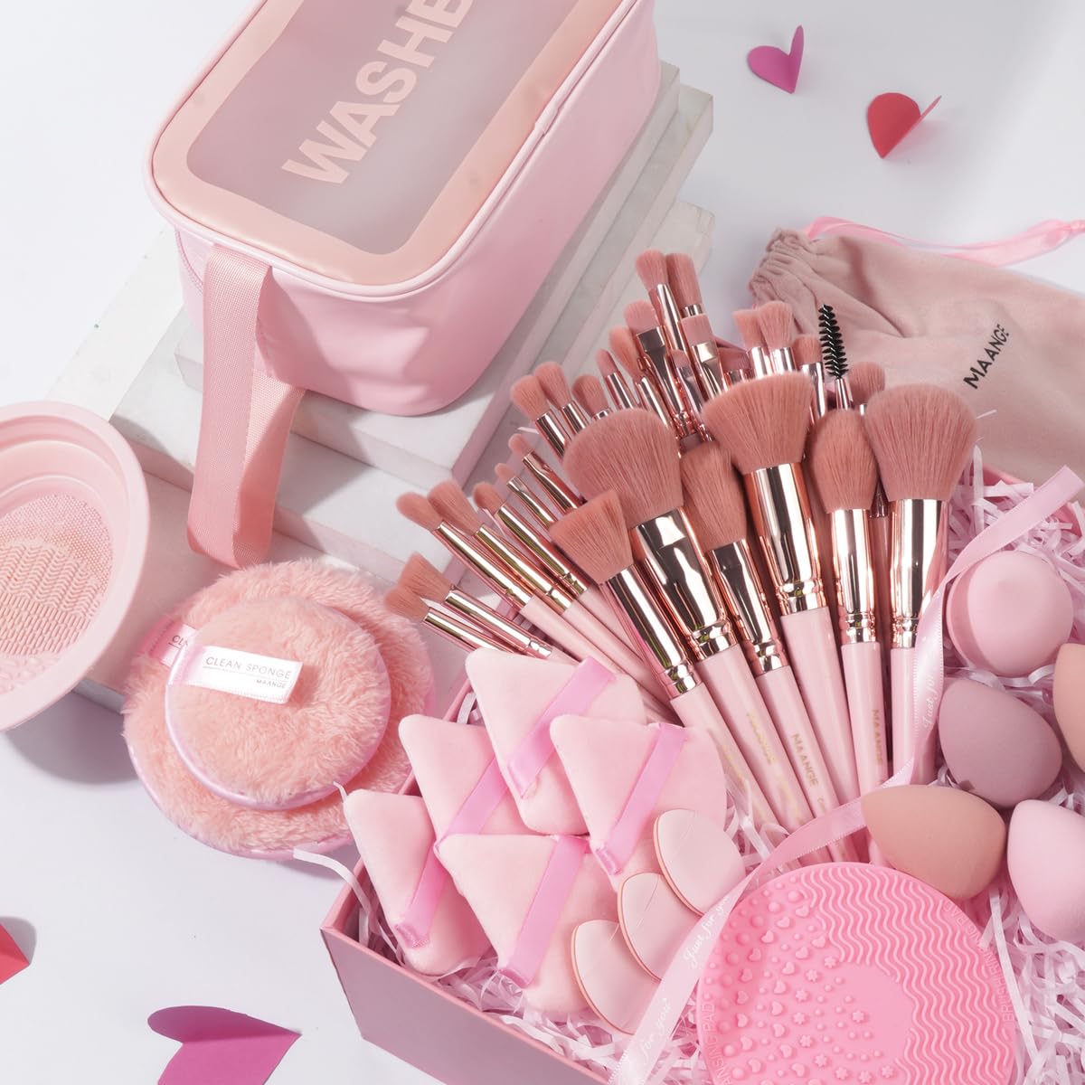 MAANGE Makeup Brush Set with Soft Synthetic Bristles and Carrying Bag