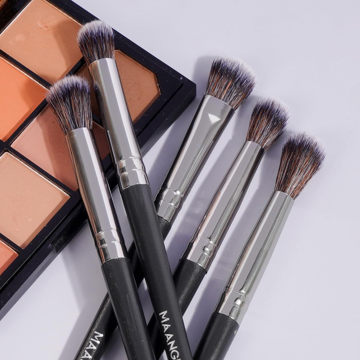 MAANGE Makeup Brush and Tool Set with Synthetic Bristles
