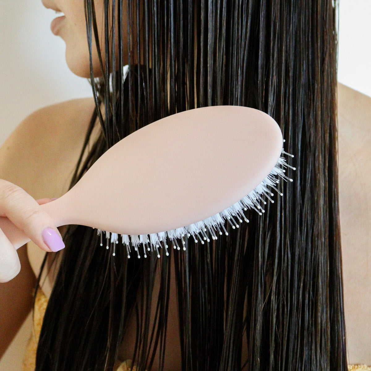 DAE Vegan Detangling & Styling Brush with Scalp-Massaging Bristles